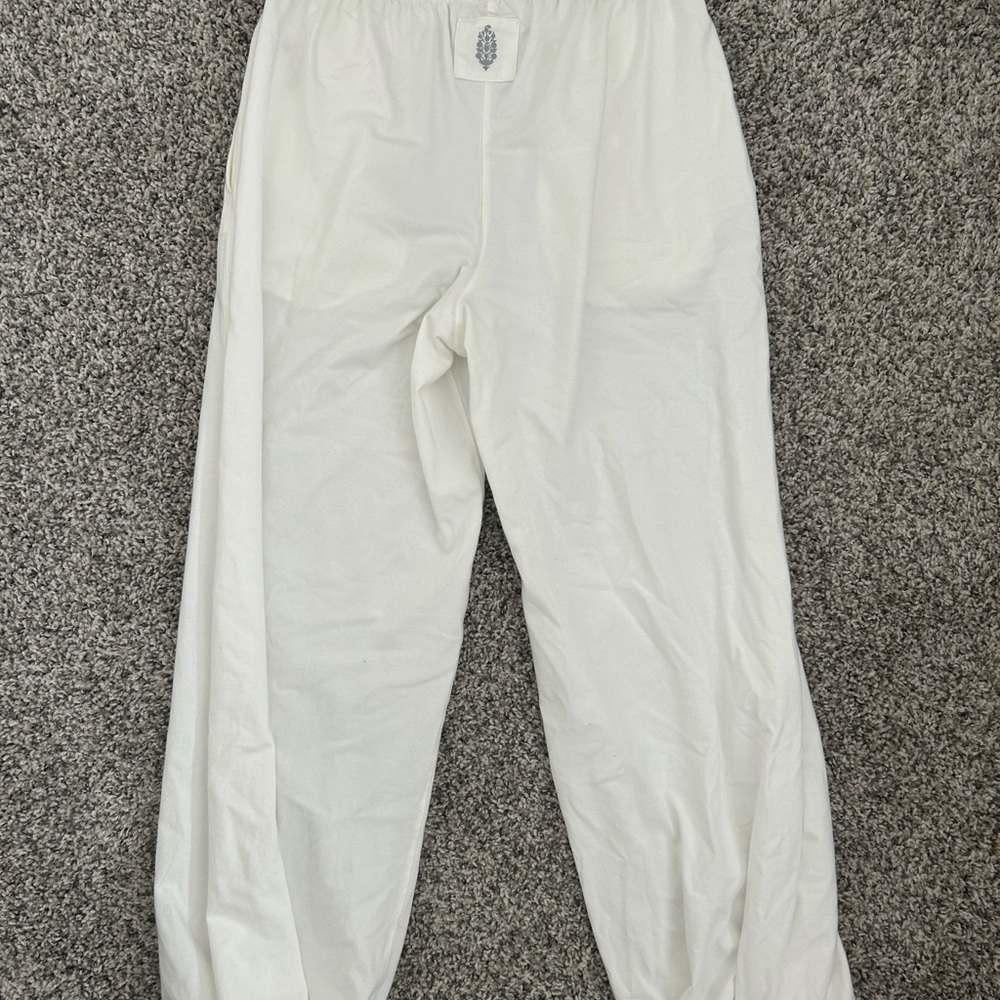 FP Movement by Free People White Short Sleeve Tee & Joggers - Picture 4 of 6